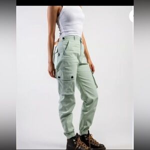 Discontinued Wondery Isabel 3.0 XS Cargo Jogger Pants Mint